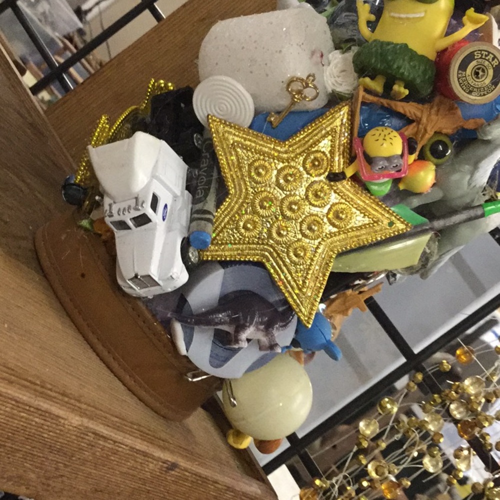 Christmas I SPY trinket tree minions baseball memorabilia festival farmer’s - Picture 11 of 12